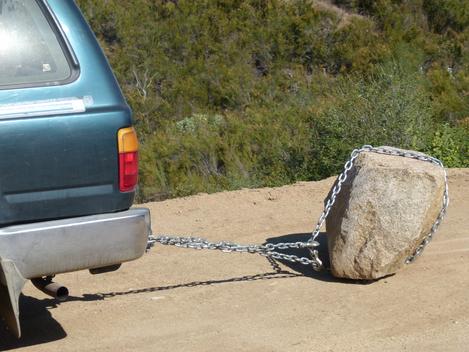 Sometimes the big rocks can be moved  with a chain. - grid24_12