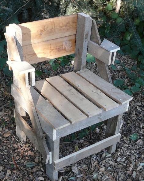 completed pallet chair - grid24_12
