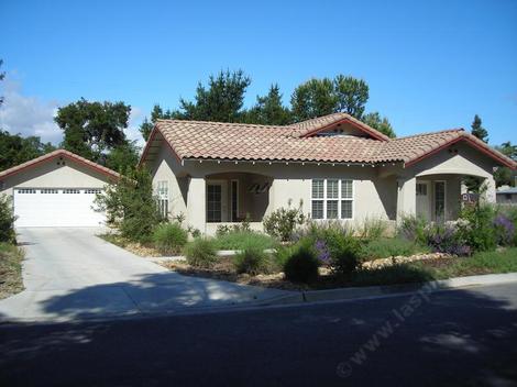 A home owner planting after 4 years in Northern san Luis Obispo County, Atascadero/Paso Robles. - grid24_12