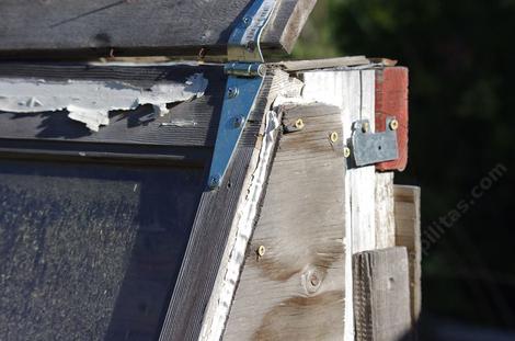 No none seems to want old wooden windows. I really like them and they make a great frame for a dryer box. - grid24_12